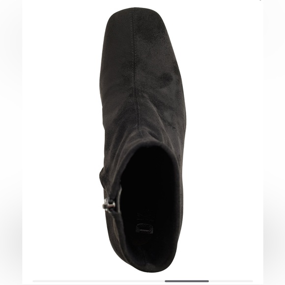 DKNY Women's Cavale Ankle Booties - Picture 5 of 16